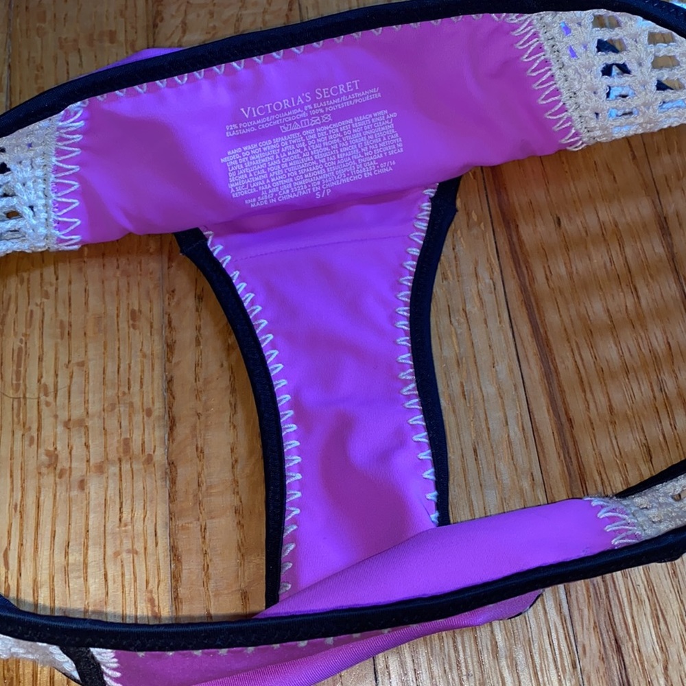 2 Victoria’s Secret bikinis (34D top, small bottoms) - Picture 3 of 6